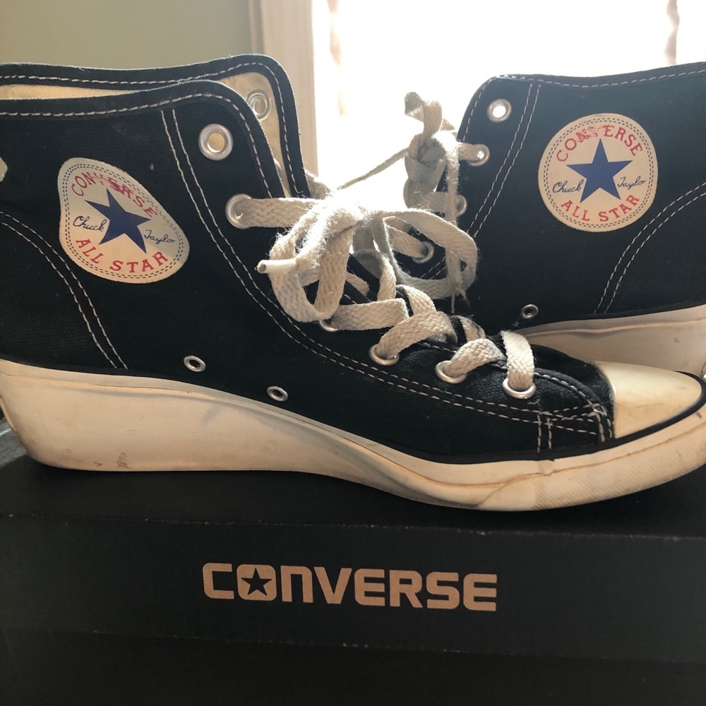 Converse All Star Hi-Ness High Top. Black/White